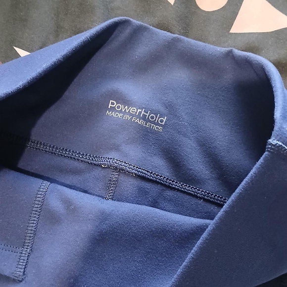 Fabletics Gym Set - Picture 4 of 8